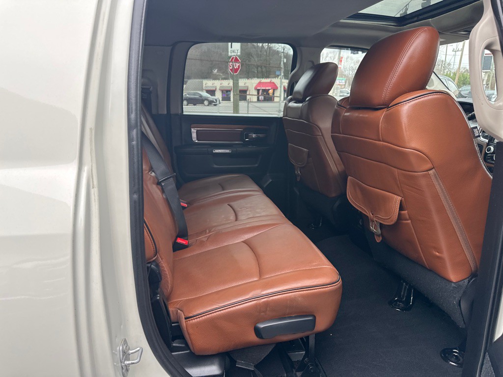 2017 RAM 3500 Image 10