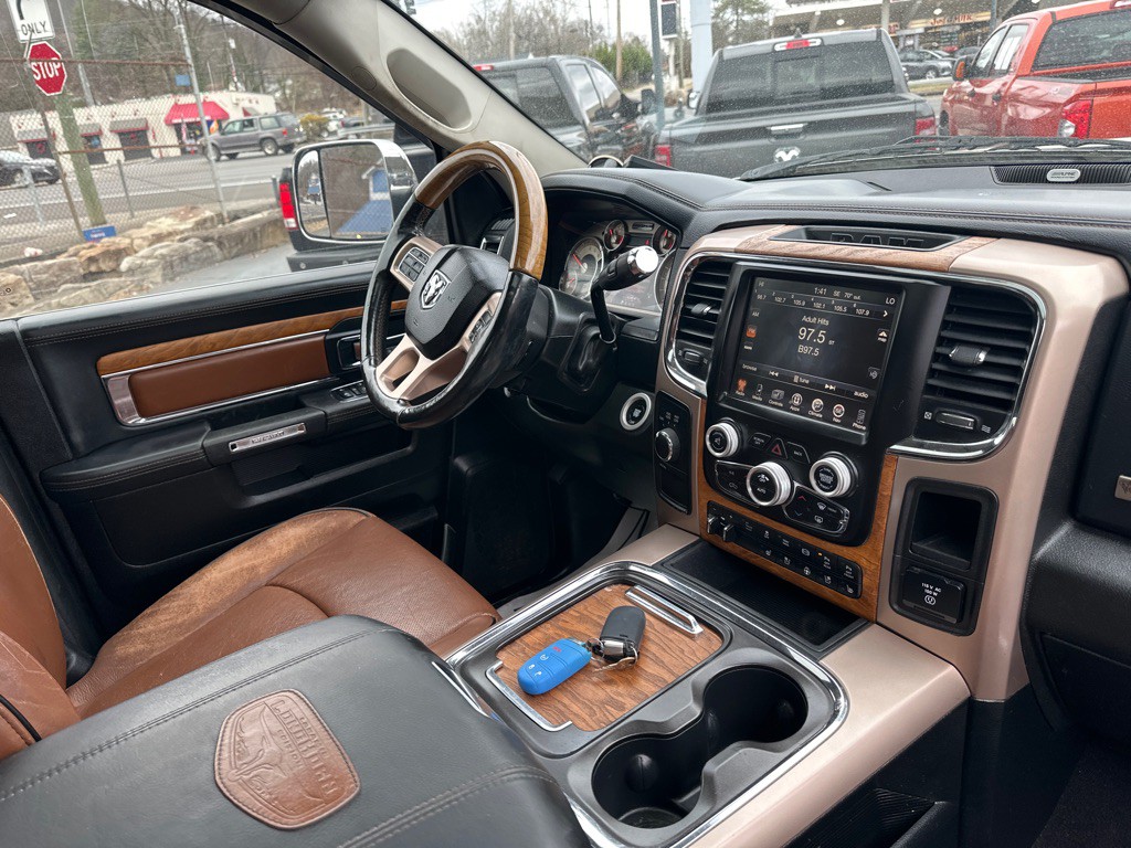 2017 RAM 3500 Image 8