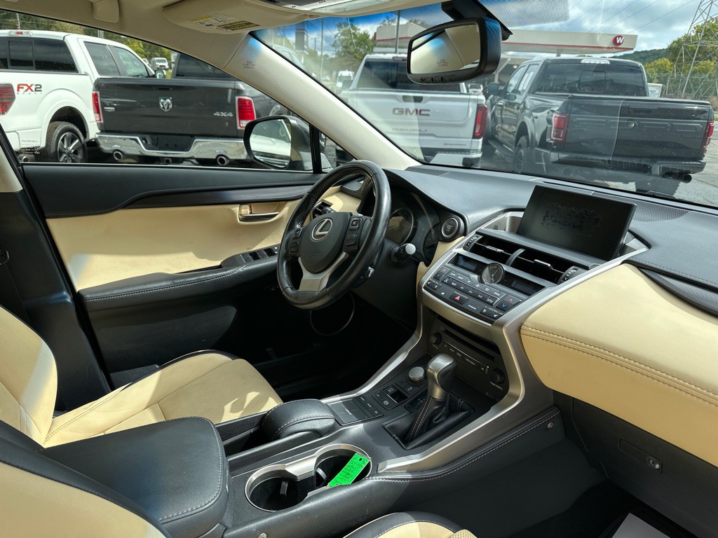 2015 Lexus NX Image 8