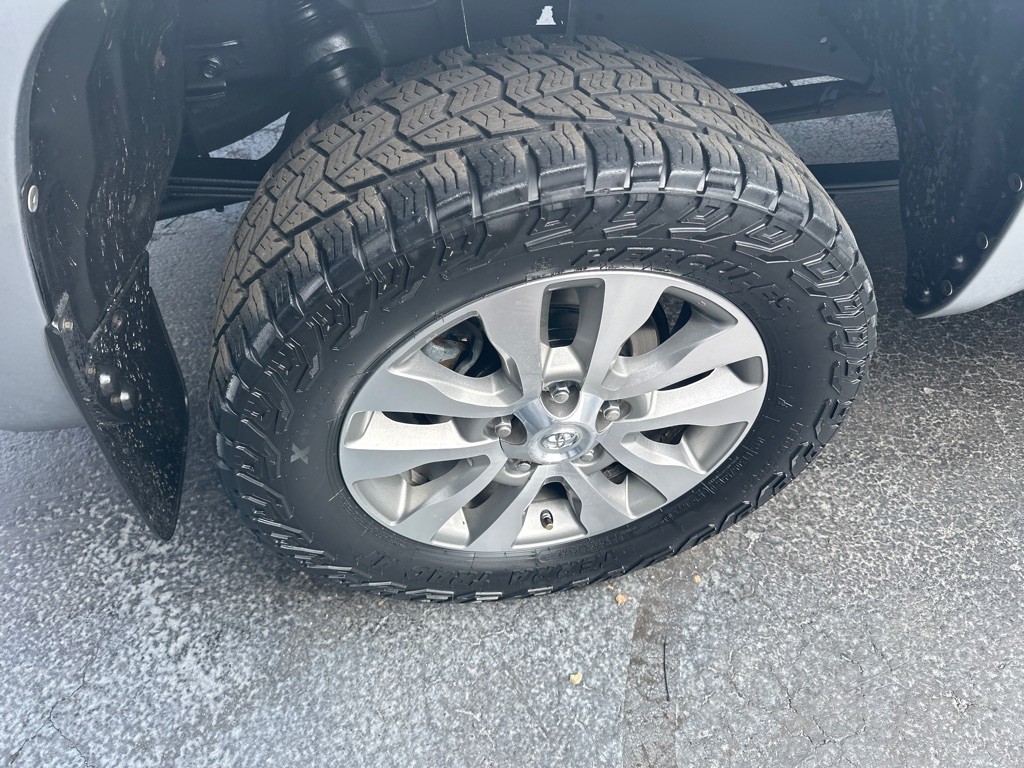 2014 Toyota Tundra Image 11