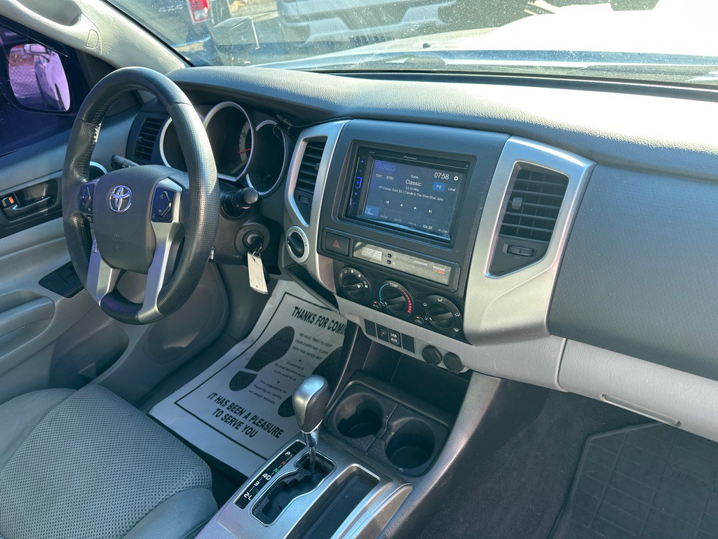 2014 Toyota Tacoma Image 9