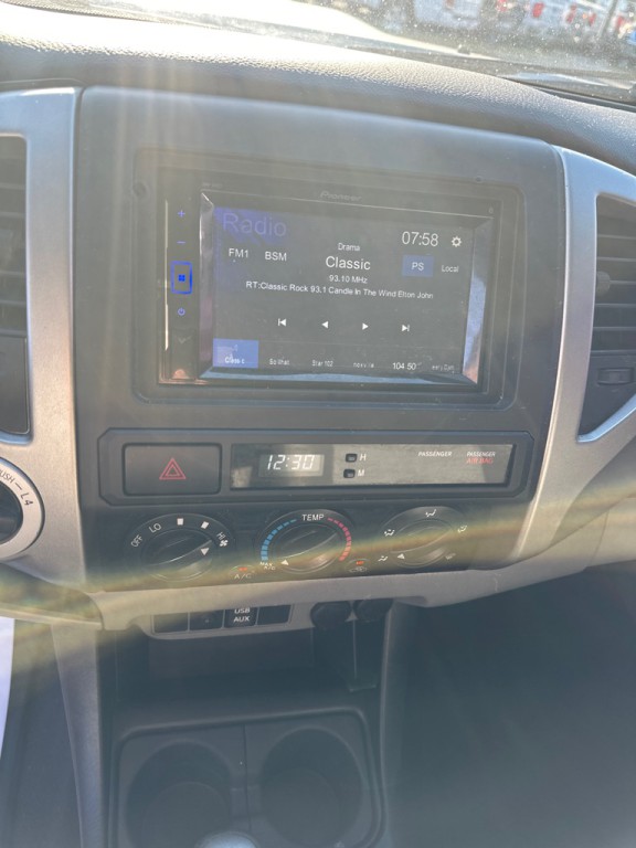 2014 Toyota Tacoma Image 17
