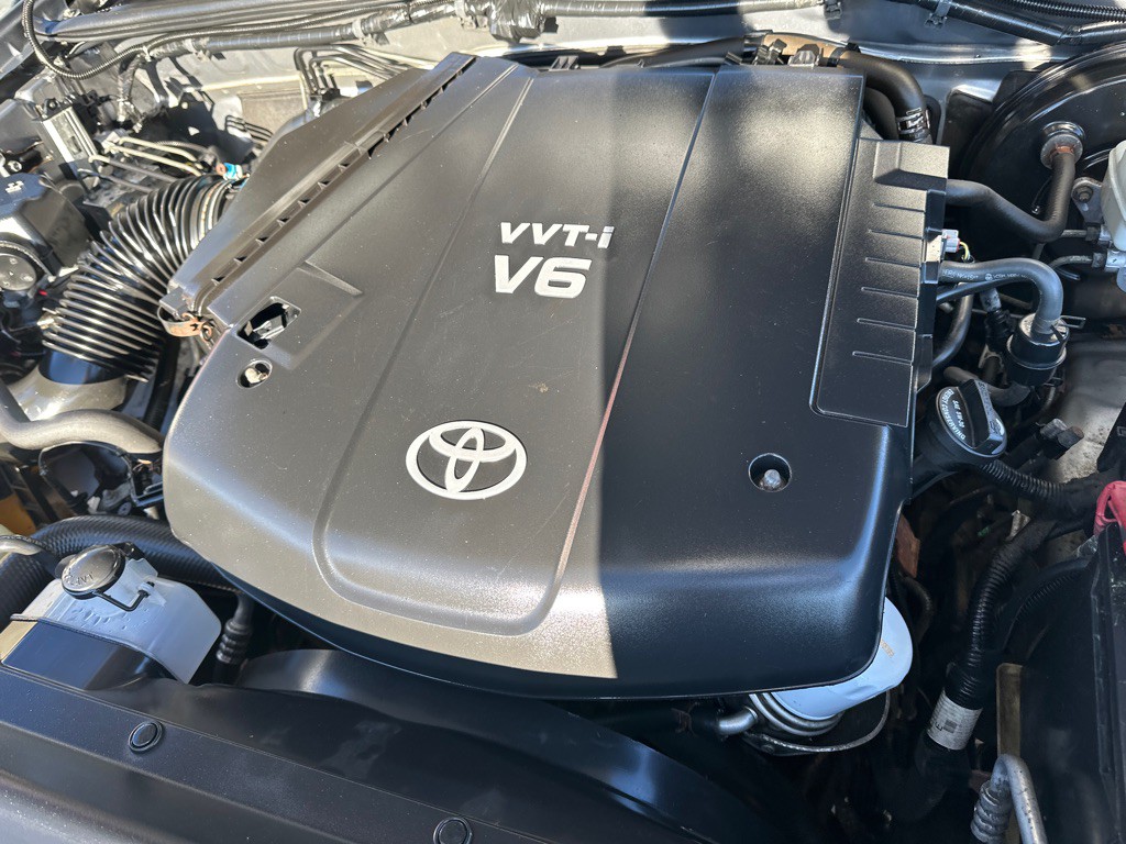 2014 Toyota Tacoma Image 17