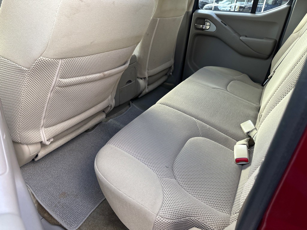 2016 Nissan Frontier Image 12