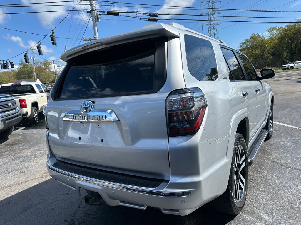 2021 Toyota 4Runner Image 3