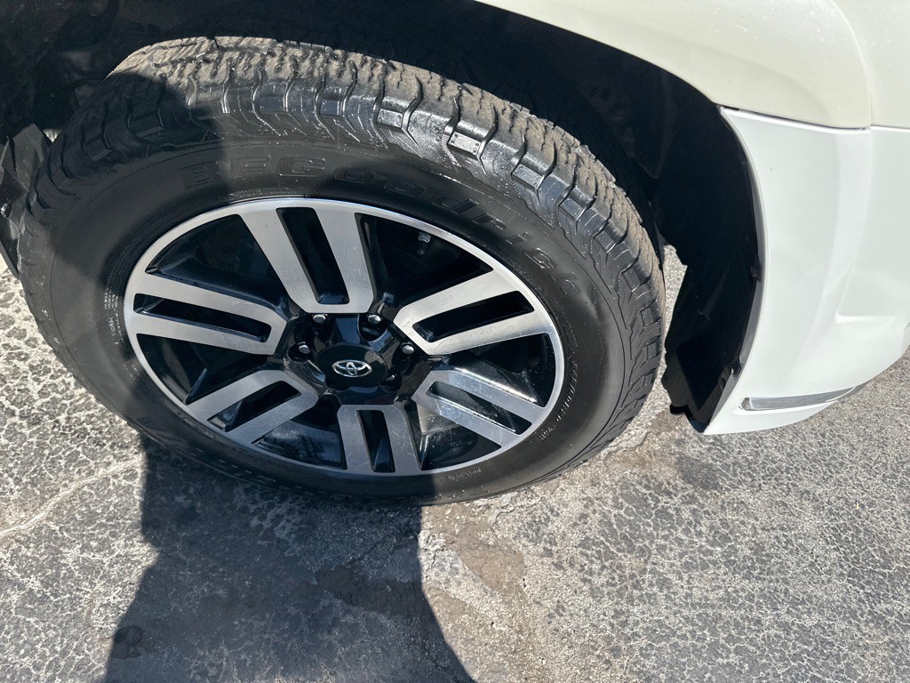 2019 Toyota 4Runner Image 6