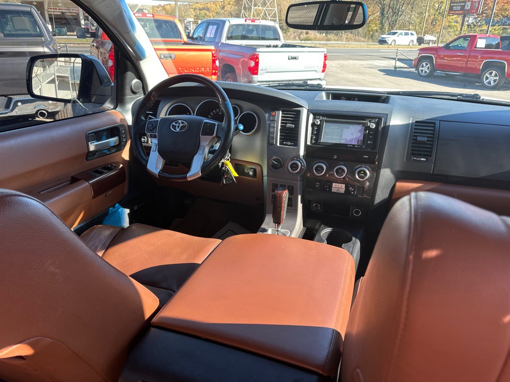 2014 Toyota Sequoia Image 10