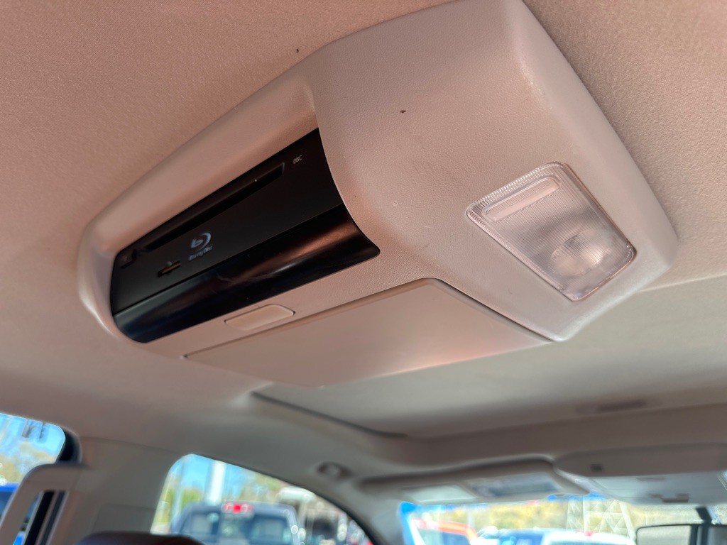 2014 Toyota Sequoia Image 11