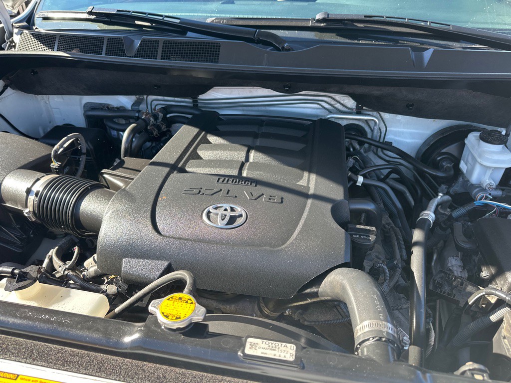 2014 Toyota Sequoia Image 21