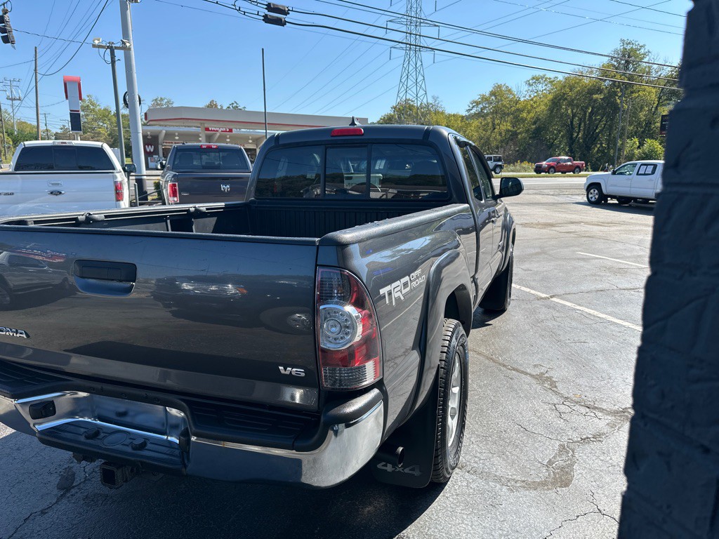 2012 Toyota Tacoma Image 2