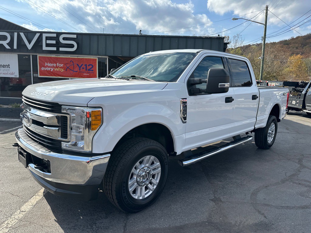 2017 Ford F-250 Image 1