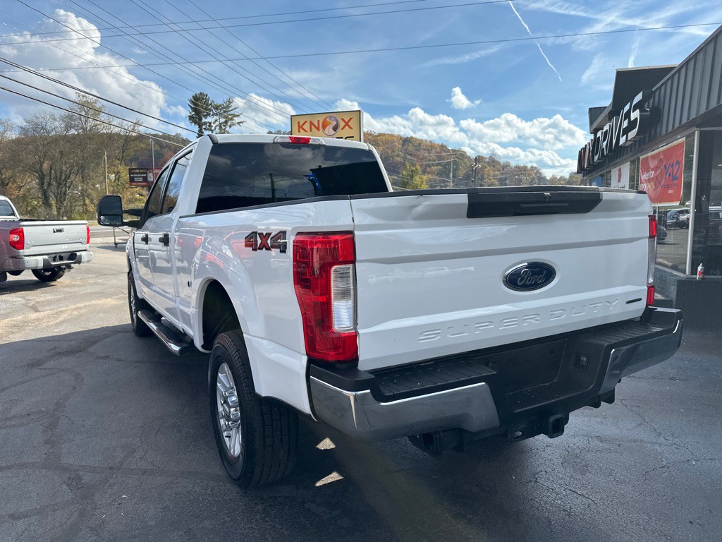 2017 Ford F-250 Image 2