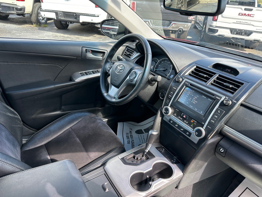 2013 Toyota Camry Image 8