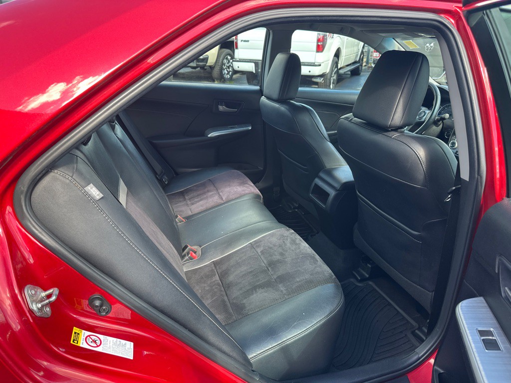 2013 Toyota Camry Image 10