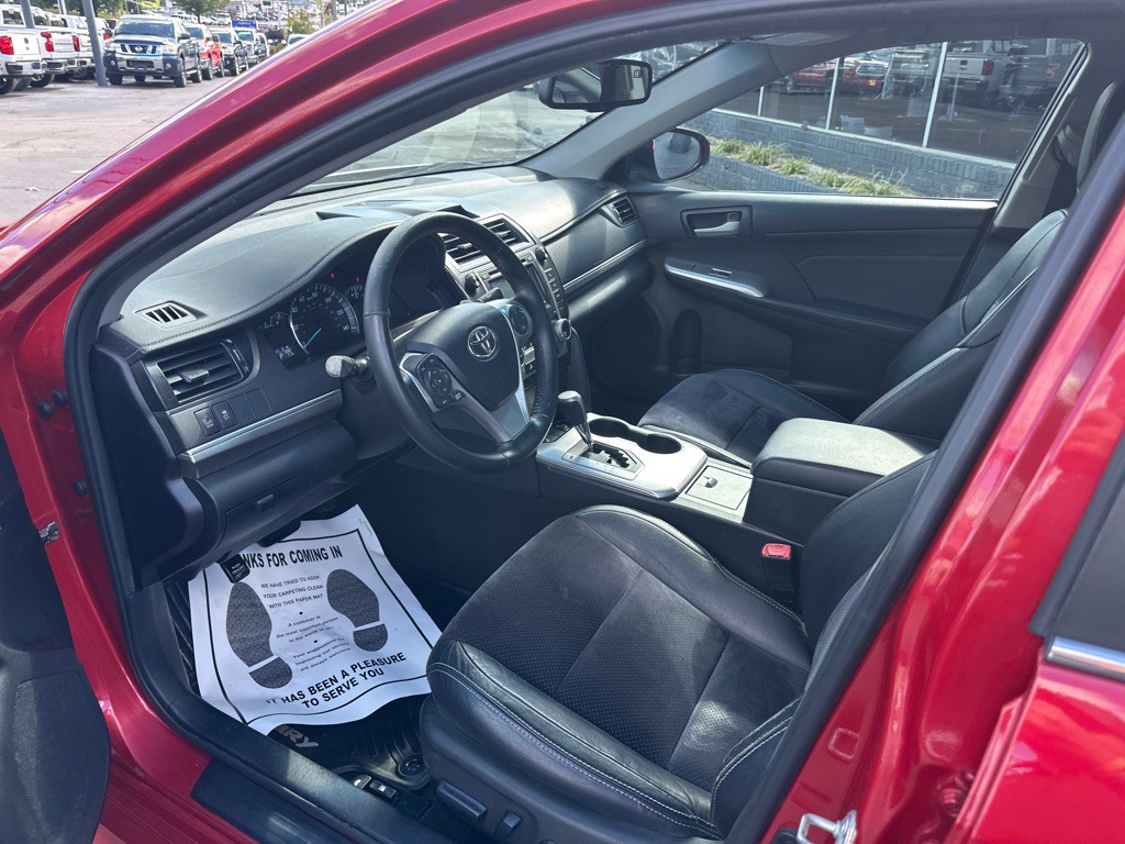 2013 Toyota Camry Image 17