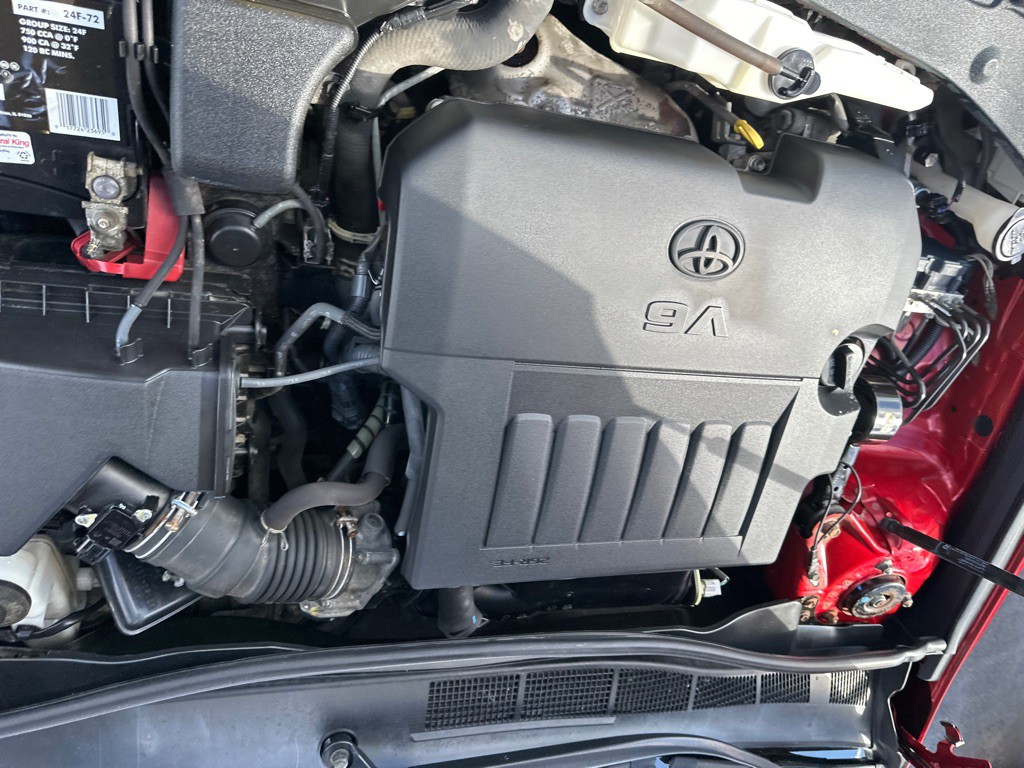 2013 Toyota Camry Image 18