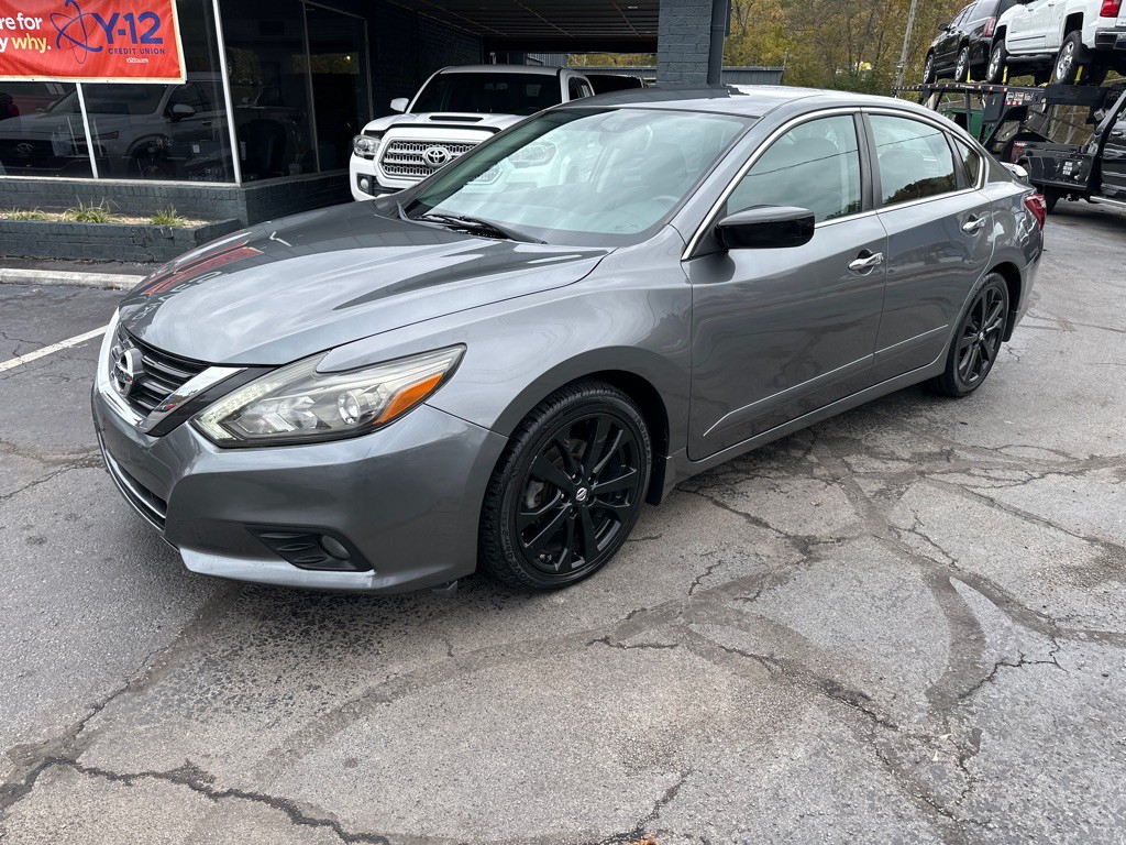 2017 Nissan Altima Image 1