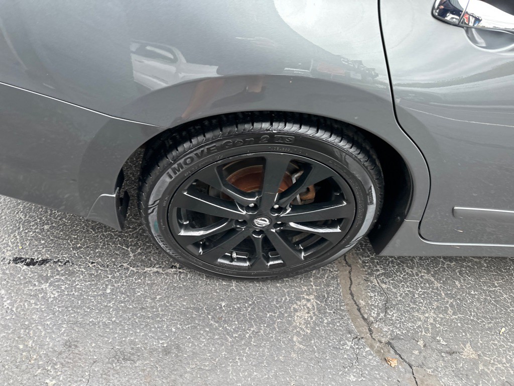 2017 Nissan Altima Image 10