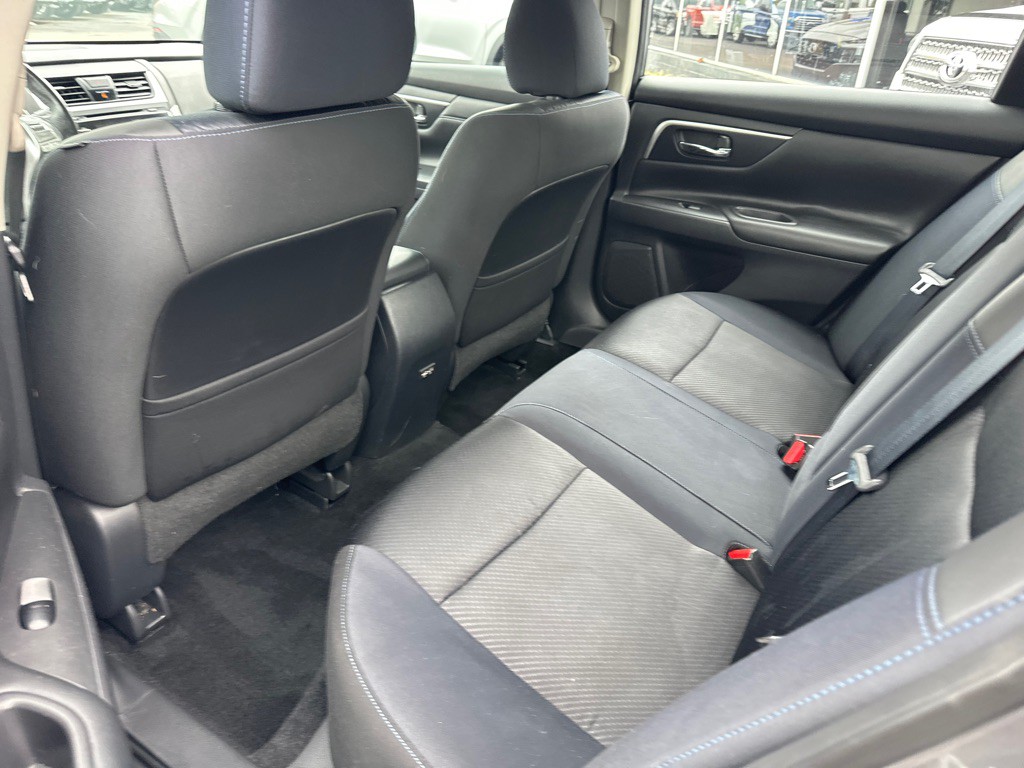 2017 Nissan Altima Image 12