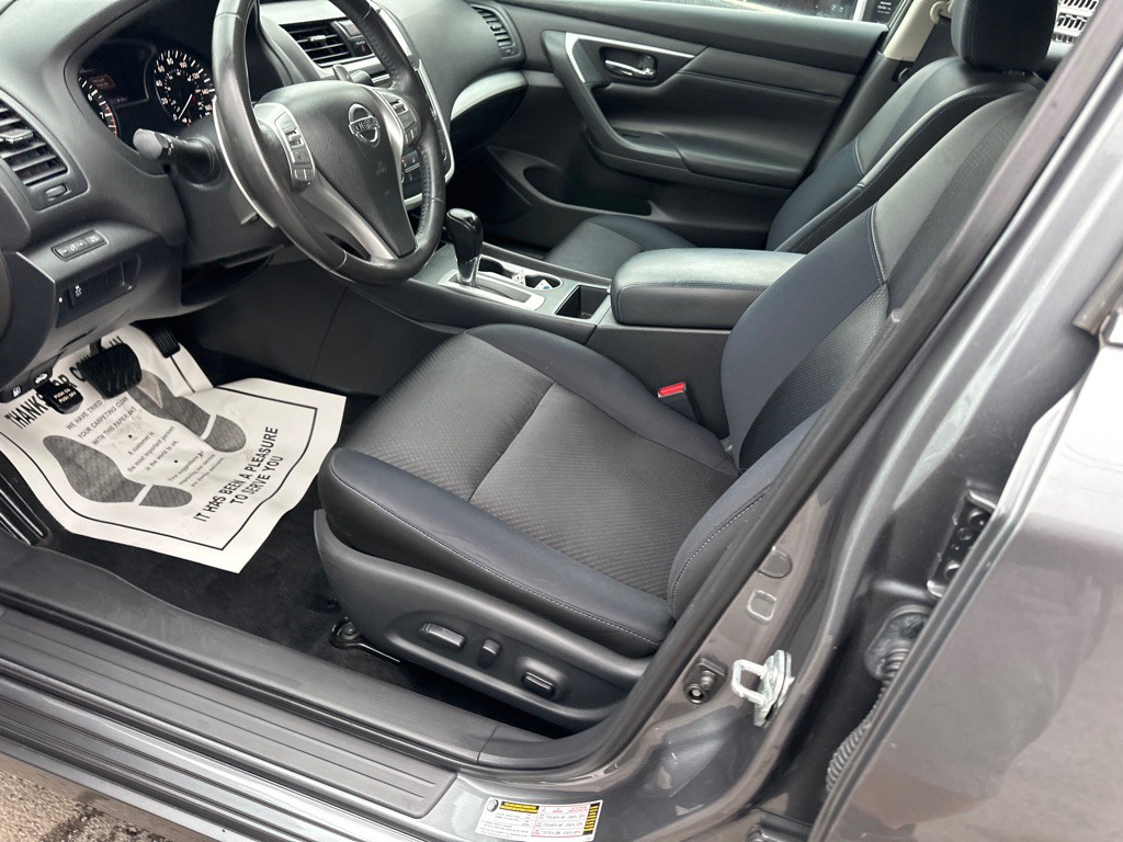2017 Nissan Altima Image 15