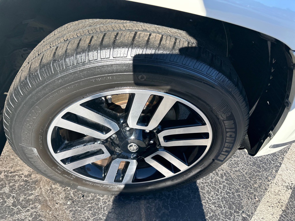2016 Toyota 4Runner Image 6