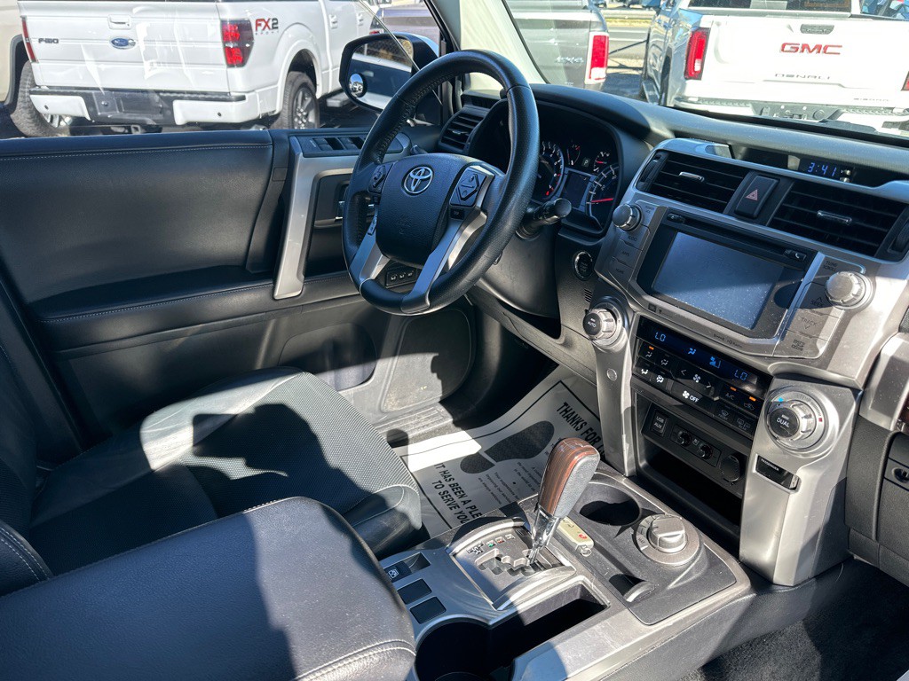 2016 Toyota 4Runner Image 8
