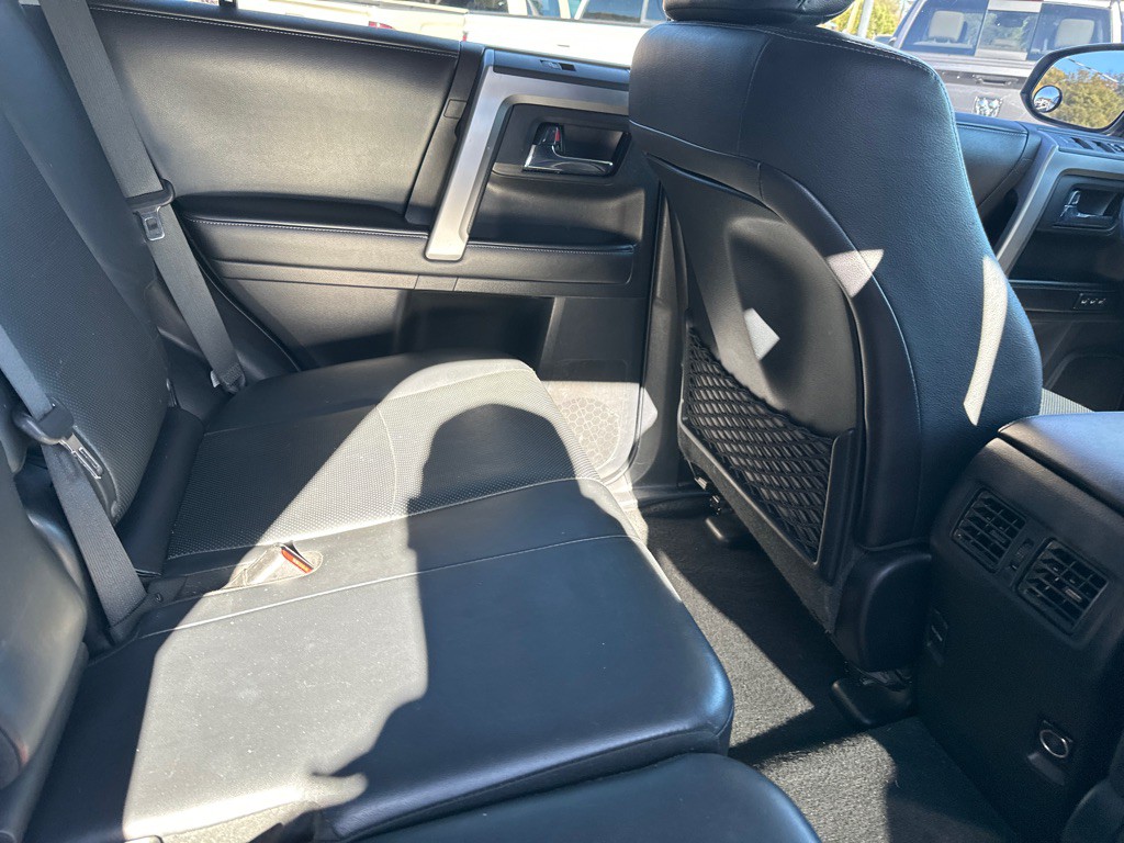 2016 Toyota 4Runner Image 10