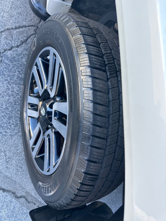 2016 Toyota 4Runner Image 12