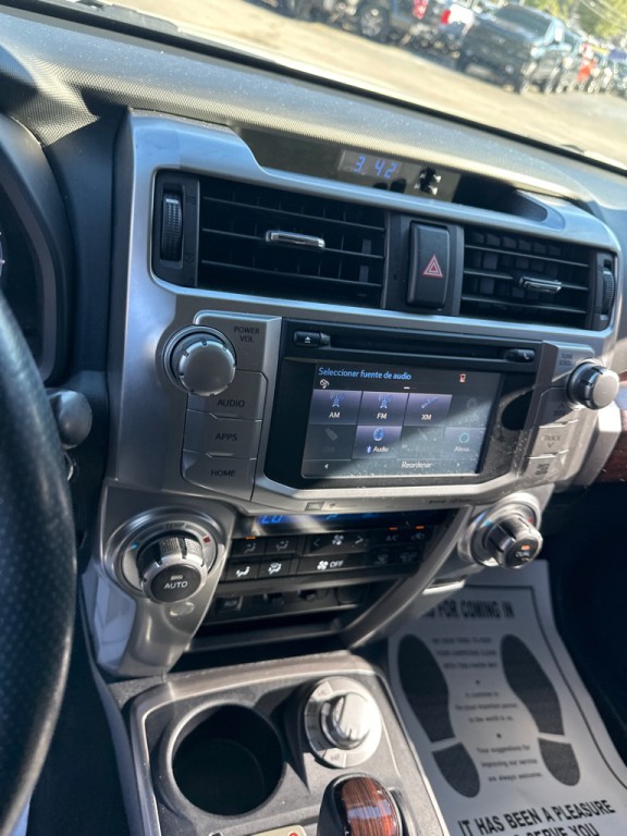 2016 Toyota 4Runner Image 17