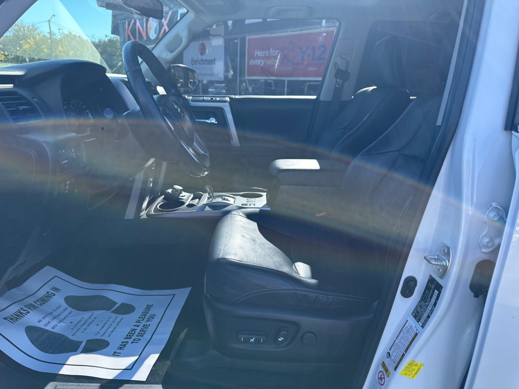 2016 Toyota 4Runner Image 18