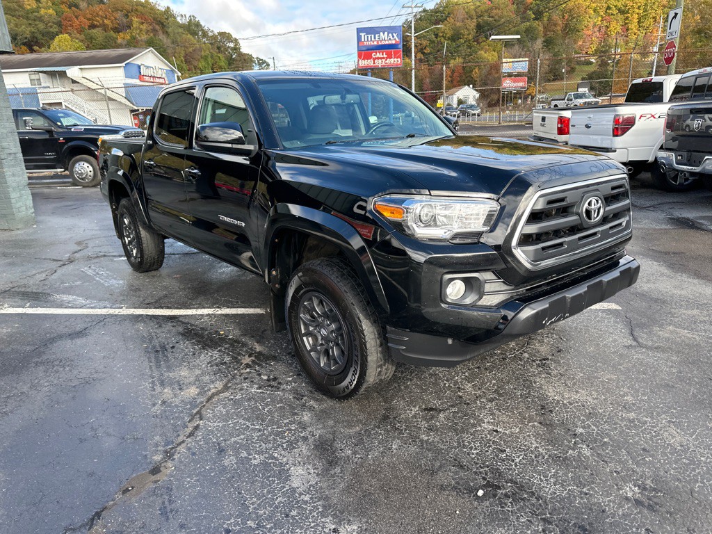 2017 Toyota Tacoma Image 4