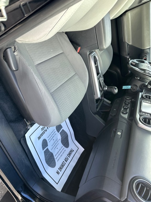 2017 Toyota Tacoma Image 7