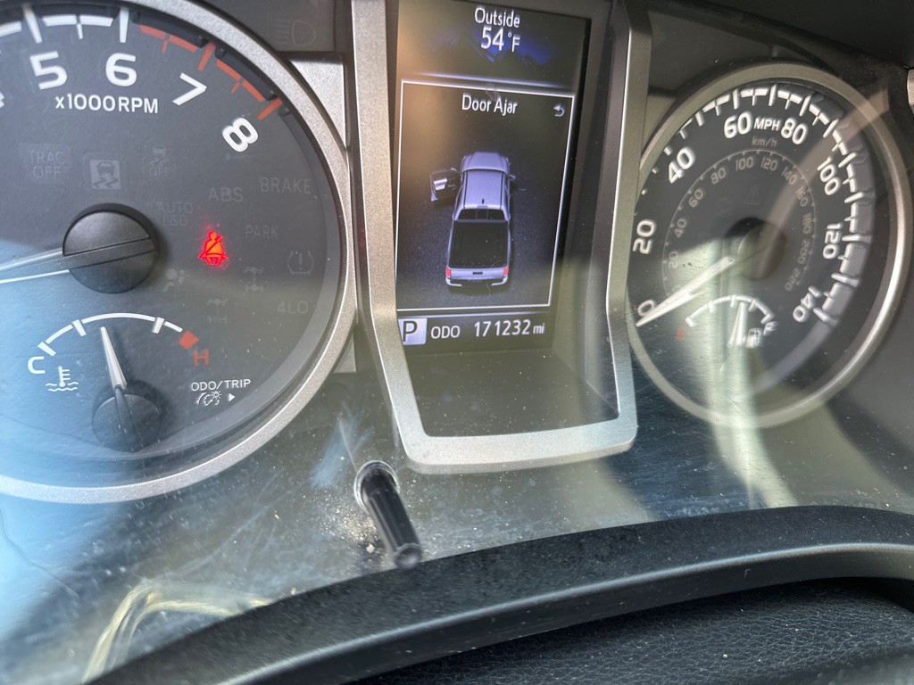 2017 Toyota Tacoma Image 14