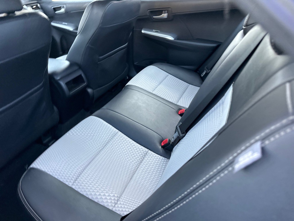 2012 Toyota Camry Image 12