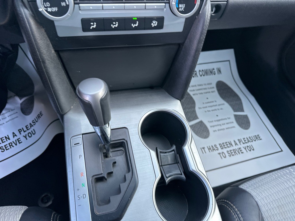 2012 Toyota Camry Image 16