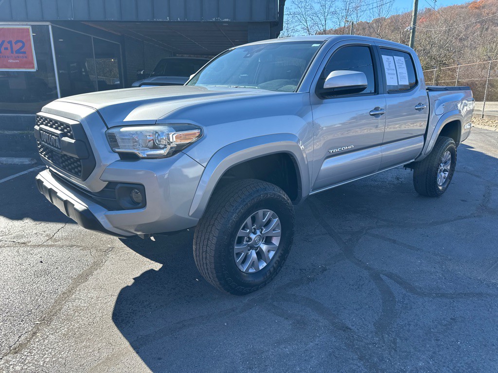 2018 Toyota Tacoma Image 1