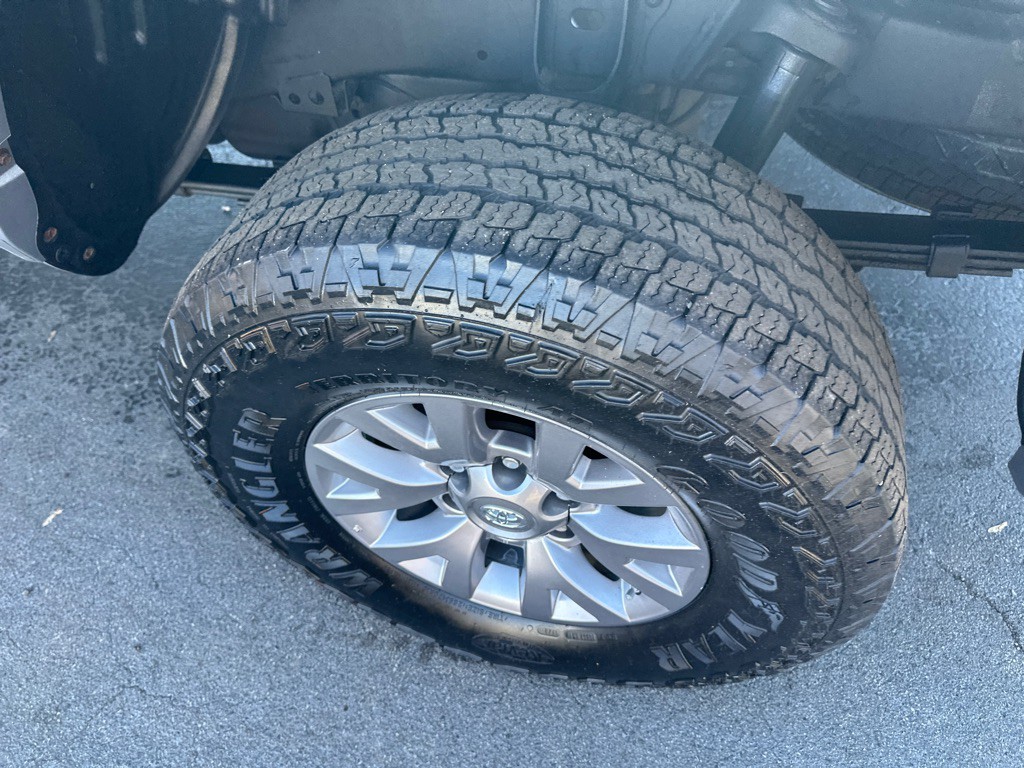 2018 Toyota Tacoma Image 9