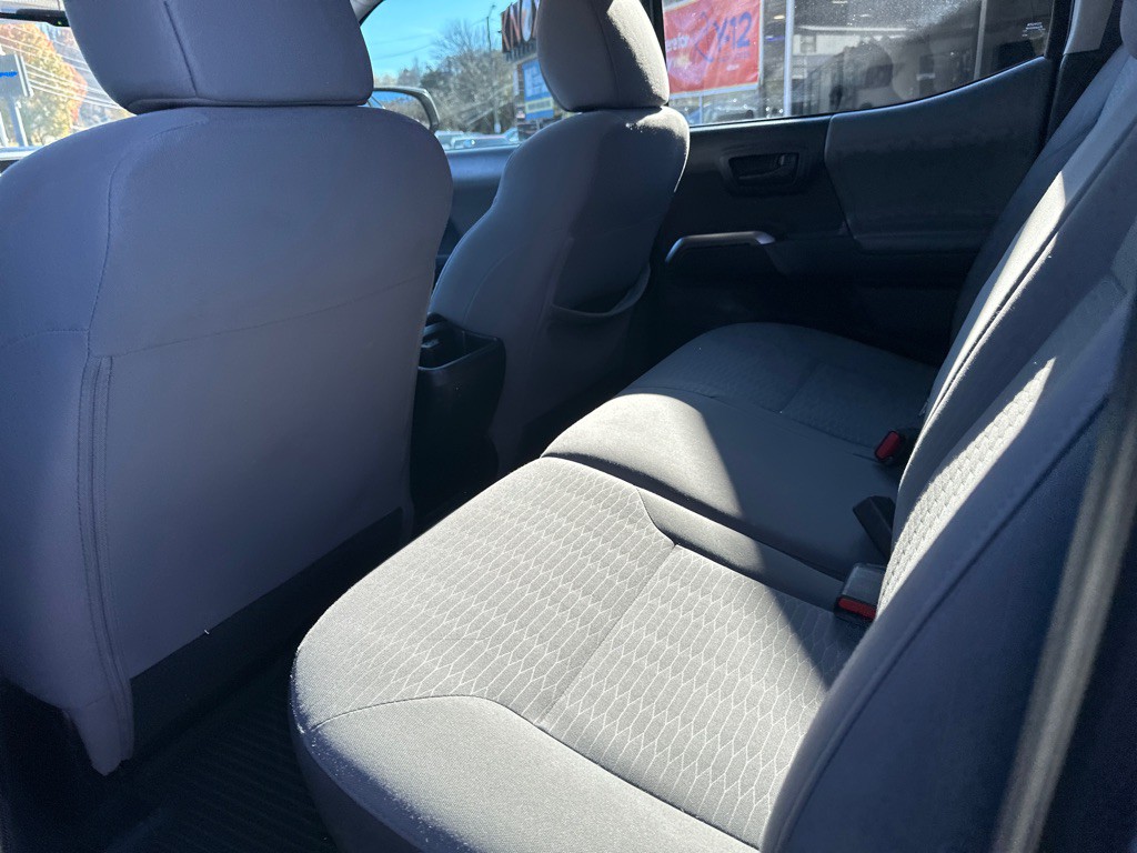 2018 Toyota Tacoma Image 10