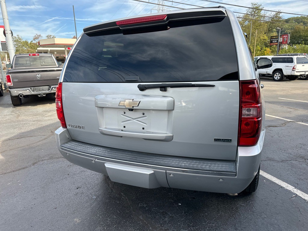 2011 Chevrolet Tahoe Image 3