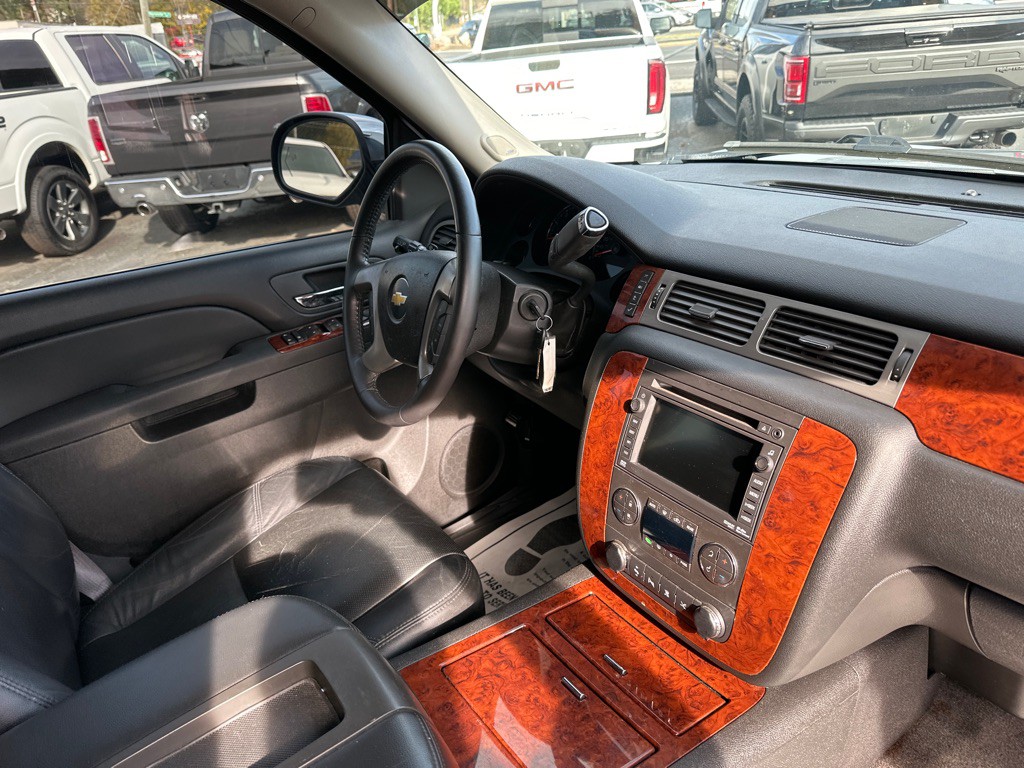 2011 Chevrolet Tahoe Image 8