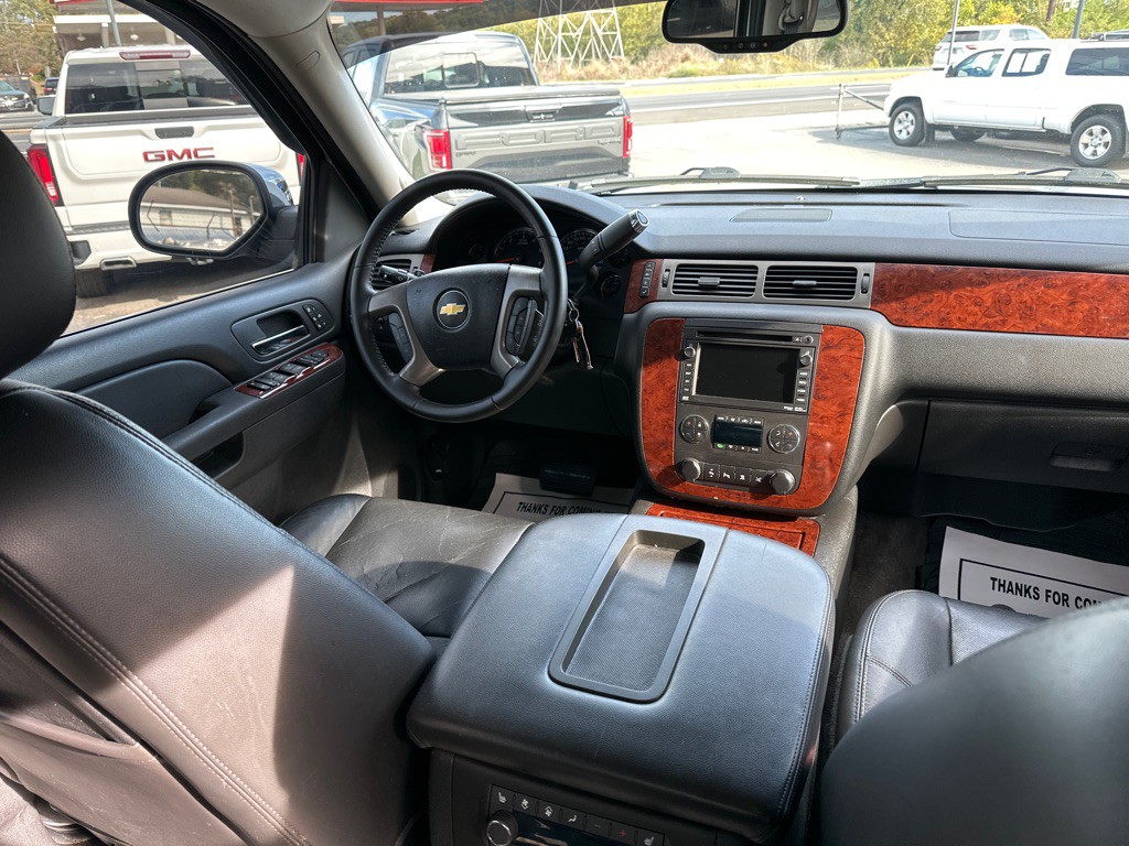 2011 Chevrolet Tahoe Image 11