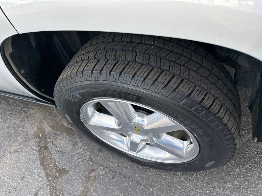 2011 Chevrolet Tahoe Image 14