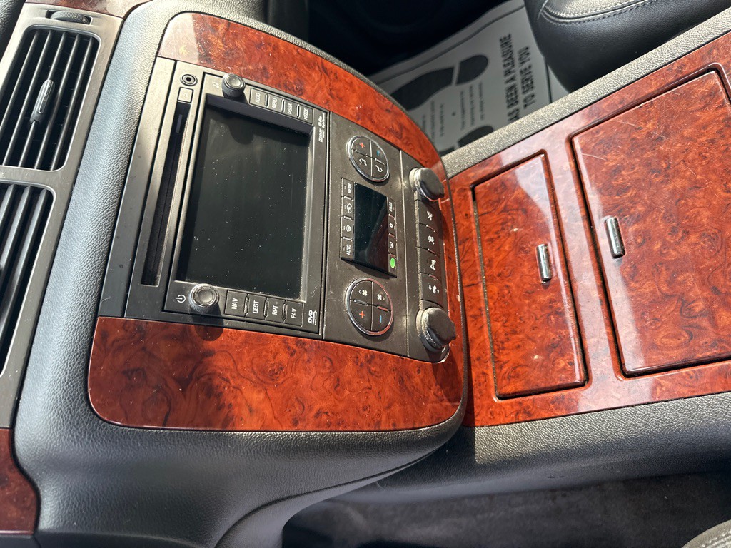 2011 Chevrolet Tahoe Image 17