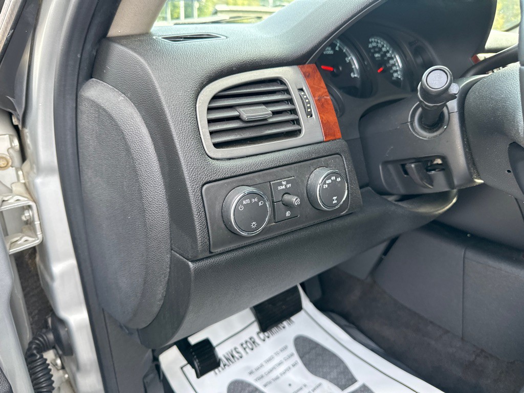 2011 Chevrolet Tahoe Image 19