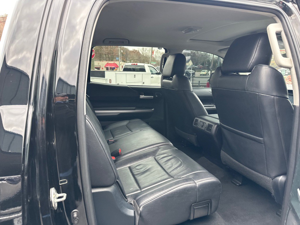 2016 Toyota Tundra Image 10