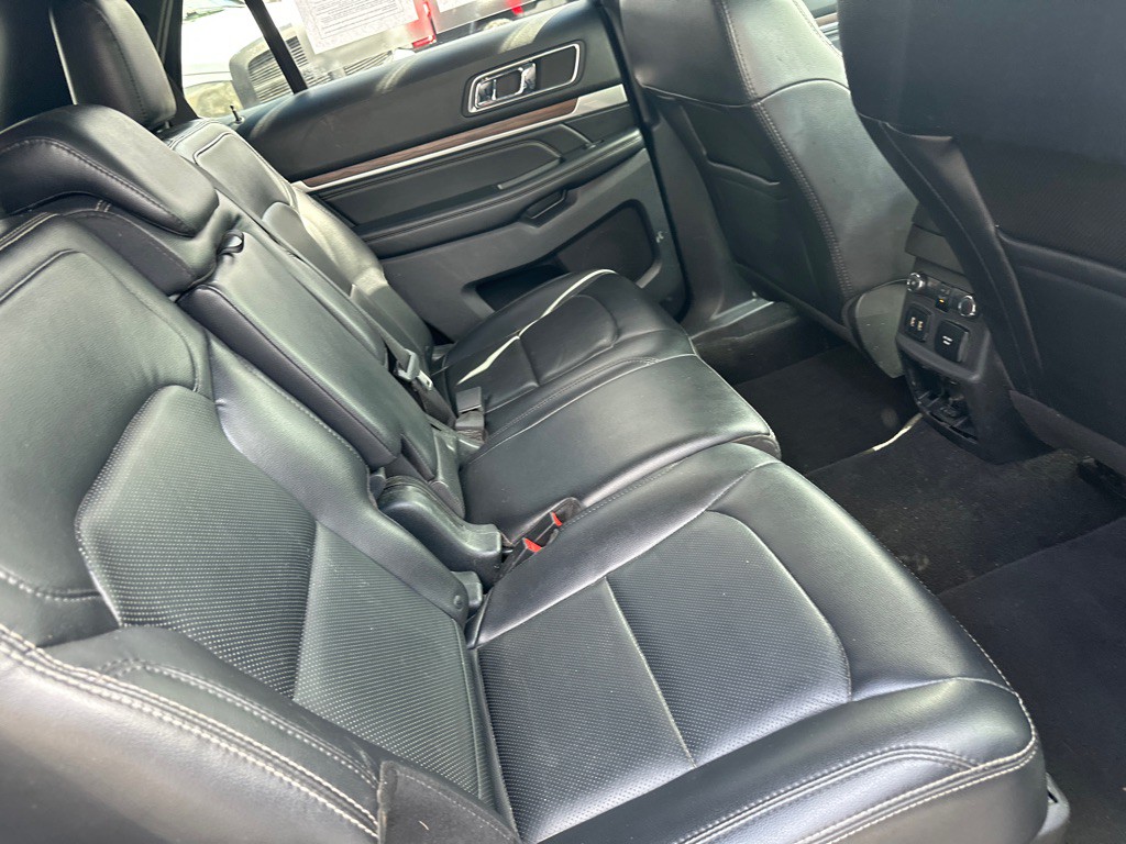 2019 Ford Explorer Image 8