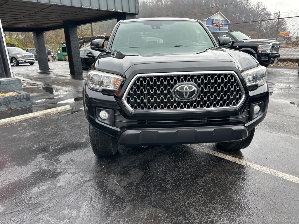 2018 Toyota Tacoma Image 5