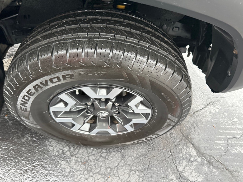 2018 Toyota Tacoma Image 6