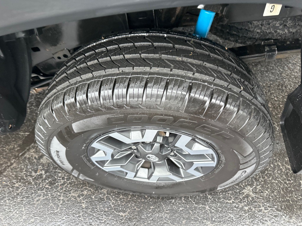 2018 Toyota Tacoma Image 12