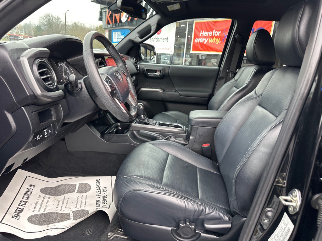 2018 Toyota Tacoma Image 18